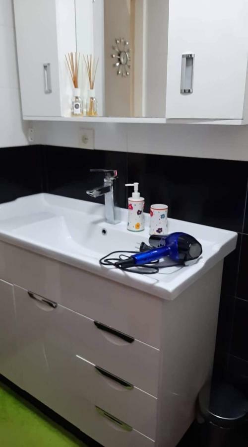 شقة Newly Renovated House تبليسي المظهر الخارجي الصورة